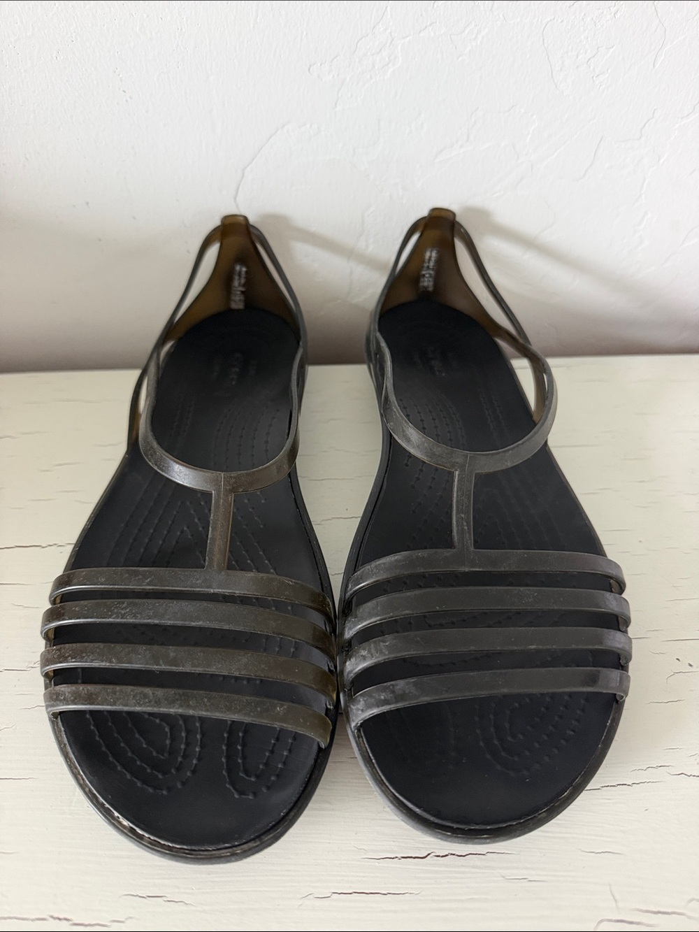 Crocs Iconic Isabella Strappy Women's 8 Black T-Strap Jelly Peep Toe Sandals